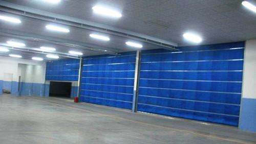 与普通防火门相比，特级防火卷帘门优势